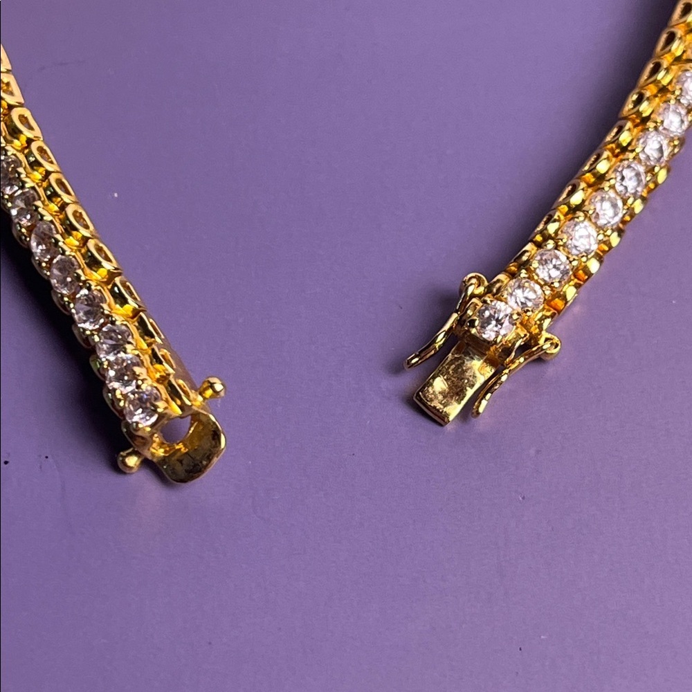 Elegant Gold and CZ Women's tennis Bracelet - Picture 4 of 4